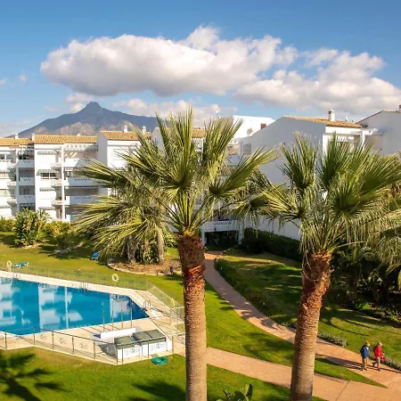 Vacation I Beachfront Quiet With Private Access, A Minute Walk From Puerto Banus Marina, 24-7 Security And Parking Apartamento