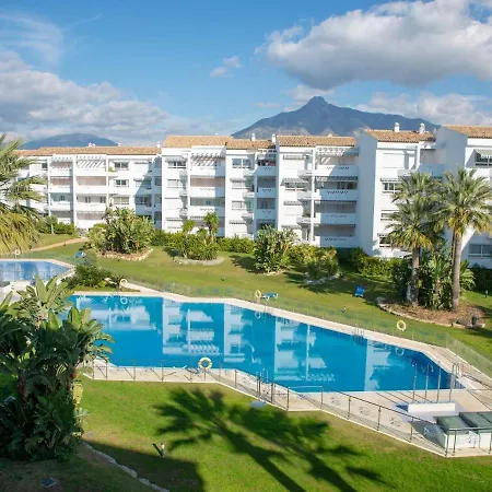 Vacation I Beachfront Quiet With Private Access, A Minute Walk From Puerto Banus Marina, 24-7 Security And Parking