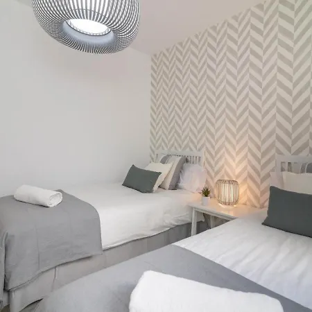Vacation I Beachfront Quiet With Private Access, A Minute Walk From Puerto Banus Marina, 24-7 Security And Parking Apartamento *