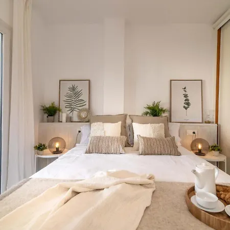 Apartamento Vacation I Beachfront Quiet With Private Access, A Minute Walk From Puerto Banus Marina, 24-7 Security And Parking