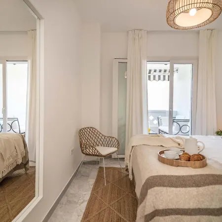 Vacation I Beachfront Quiet With Private Access, A Minute Walk From Puerto Banus Marina, 24-7 Security And Parking Apartamento *