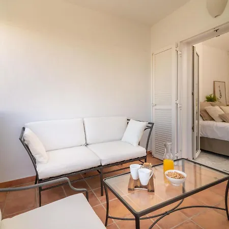 Apartamento Vacation I Beachfront Quiet With Private Access, A Minute Walk From Puerto Banus Marina, 24-7 Security And Parking