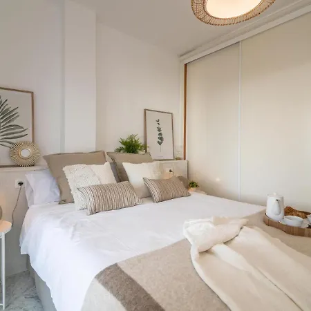 Apartamento Vacation I Beachfront Quiet With Private Access, A Minute Walk From Puerto Banus Marina, 24-7 Security And Parking