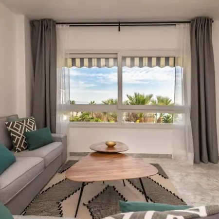 Apartamento Vacation I Beachfront Quiet With Private Access, A Minute Walk From Puerto Banus Marina, 24-7 Security And Parking *